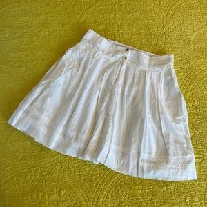 Old Navy Skirt ~NWOT~ Size 6. White!